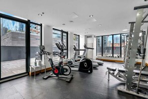 Fitness facility - Skyline Views | Pool | Gym | 5 mins to Stampede (Calgary)