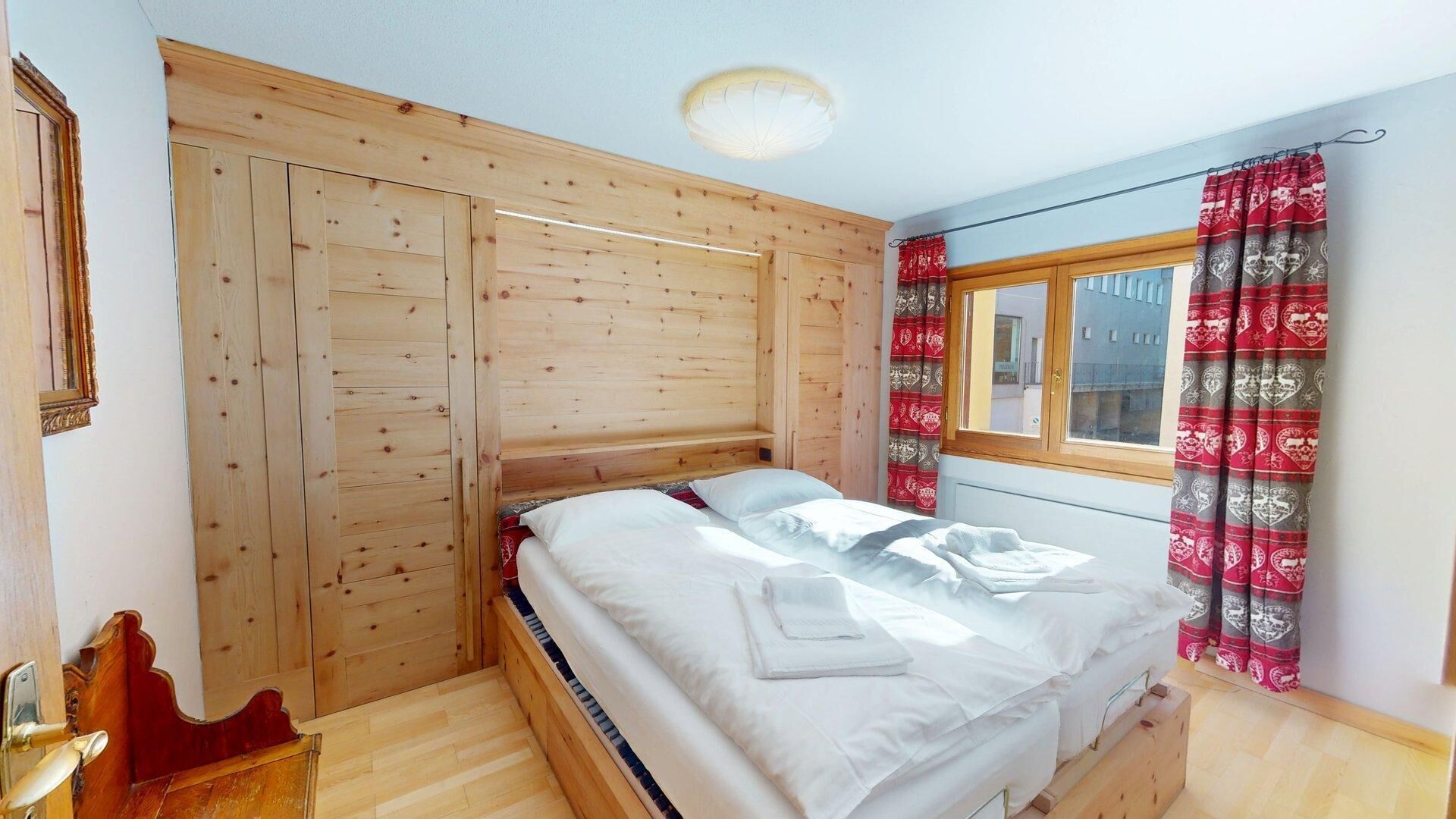 2 Schlafzimmer, Schreibtisch, Bügeleisen/Bügelbrett, kostenloses WLAN