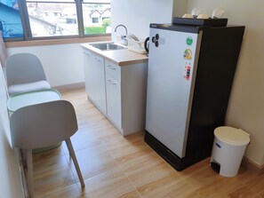 ห้องดีลักซ์ดับเบิล, ระเบียง, วิวเมือง | บริการอาหารในห้องพัก