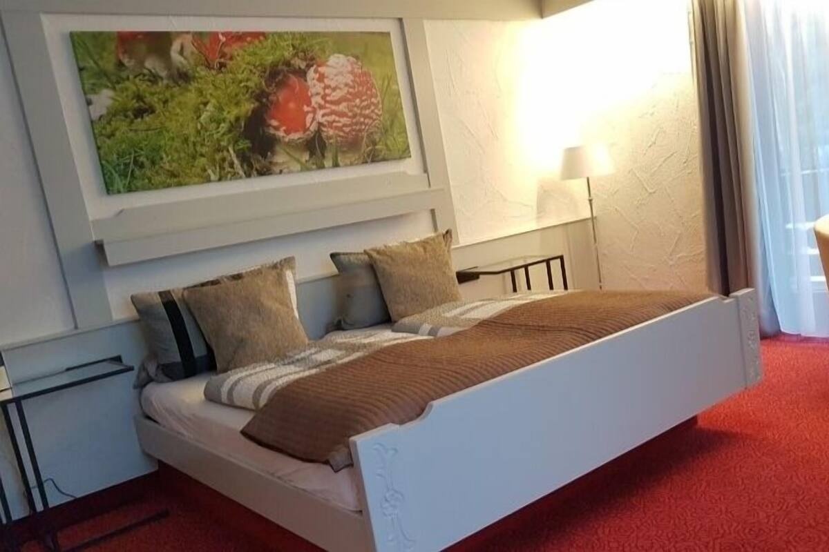 ห้องอีโคโนมีดับเบิล, ระเบียง, วิวสวน | เครื่องนอนป้องกันสารก่อภูมิแพ้, เตียงเสริม/เปล, Wi-Fi ฟรี, ผ้าปูที่นอน