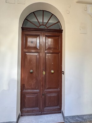 Interior entrance - Residenza Labicana (Rome)