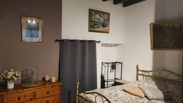 1 bedroom, travel crib, WiFi (free), bed sheets