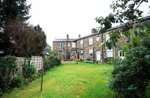 Exterior - Cosy home in New Mills, High Peak, great for walkers & dog friendly too! (High Peak)