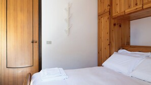 Apartment (2 Bedrooms)