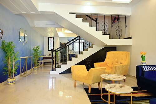 Designer Villa | Pool Access | Close to Beach