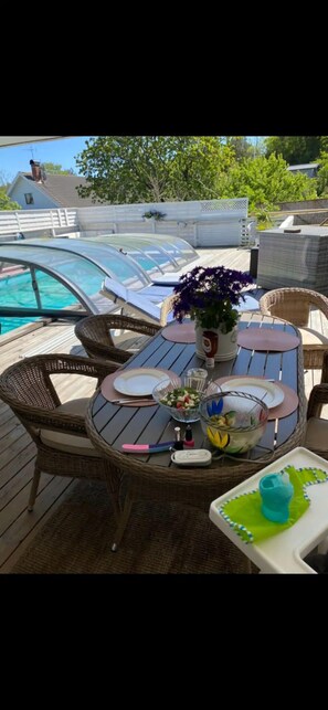 Family Room, Patio, Garden View | Terrace/patio