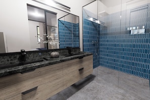 Free toiletries, hair dryer