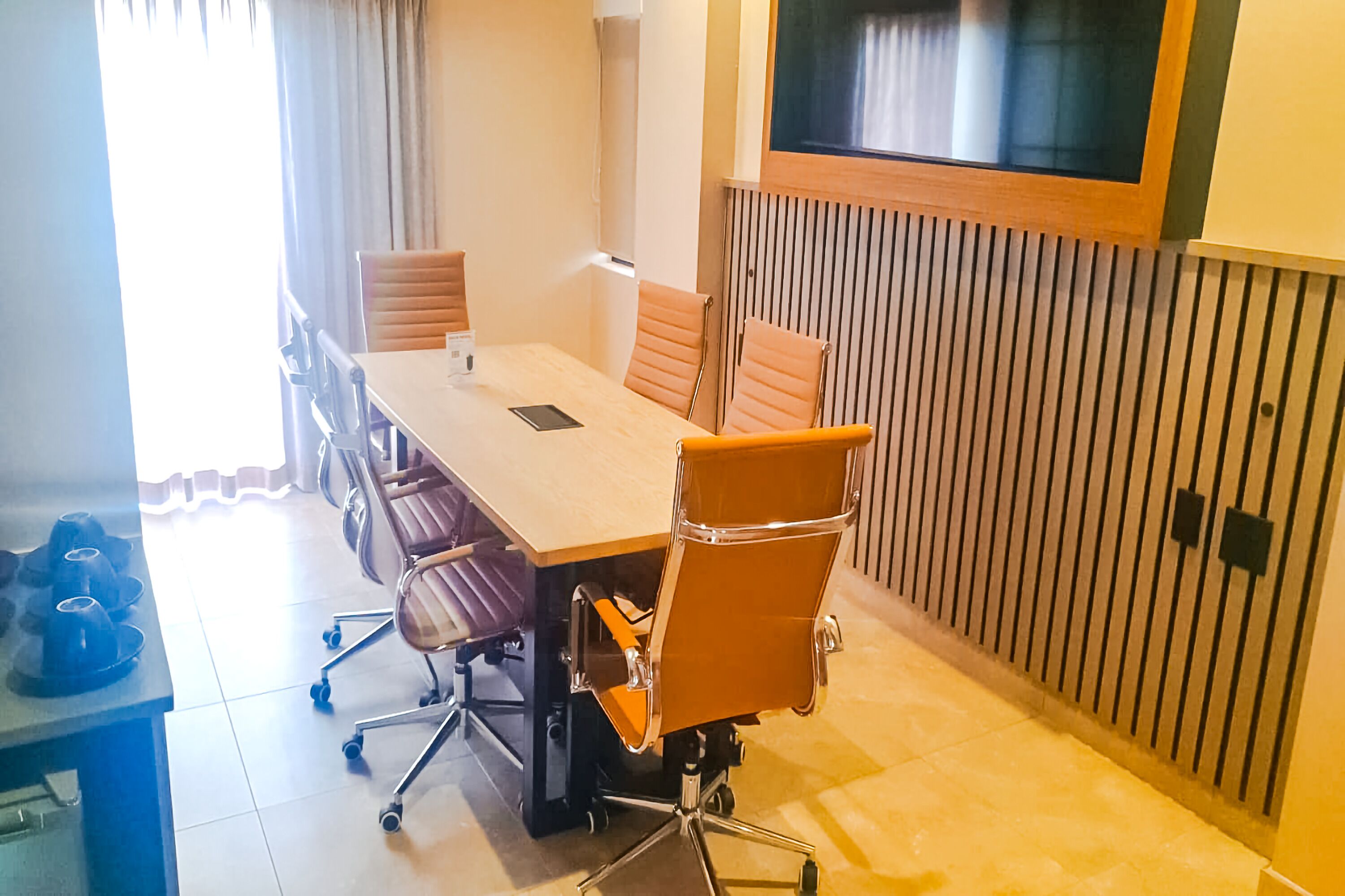 Two Bedroom Apartment with Private Boardroom. | Businesscenter