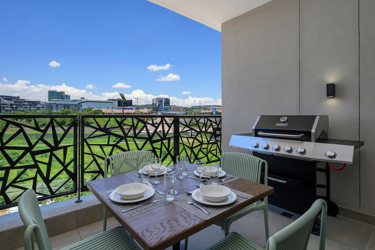 Three Bedroom Apartment with Balcony | Terrace/patio