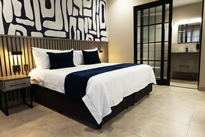 In-room safe, free WiFi, bed sheets - Menlyn Mix (Pretoria)