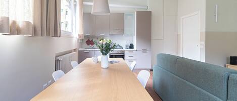 Lejlighed (2 Bedrooms) | Opholdsområde | Tv