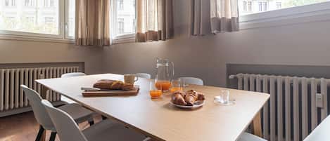 Apartment (2 Bedrooms) | Living area | TV