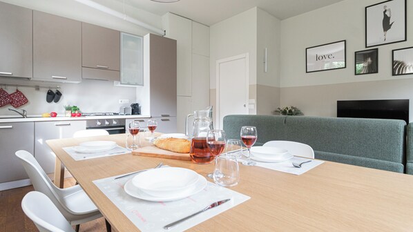 Apartment (2 Bedrooms) | Private kitchen