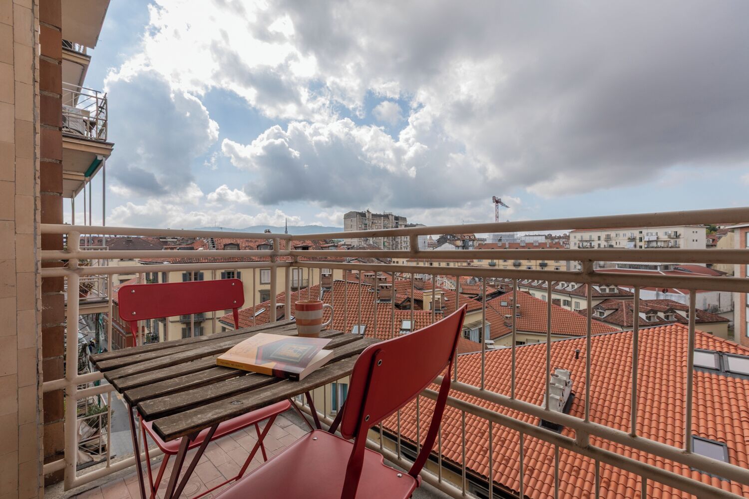 Apartemen Basic | Balkon