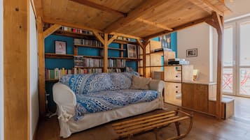 Apartemen Basic | Area keluarga | Televisi 30-inci dengan saluran TV digital