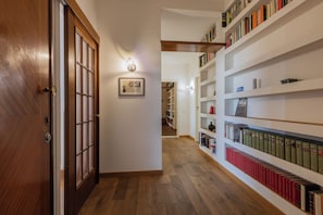Pintu masuk interior