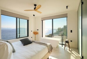 4 bedrooms, iron/ironing board, travel crib, free WiFi