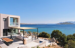 Outdoor dining - Floating Cubes Villa Aegina, Floating Cubes Villas Aegina (Aegina)