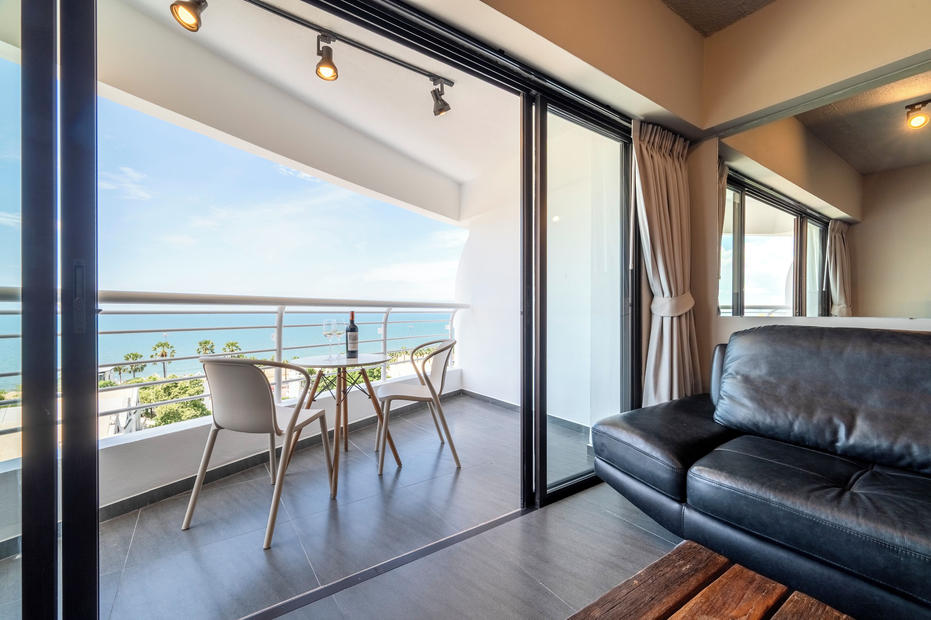 Smart-TV, Tischtennisplatte