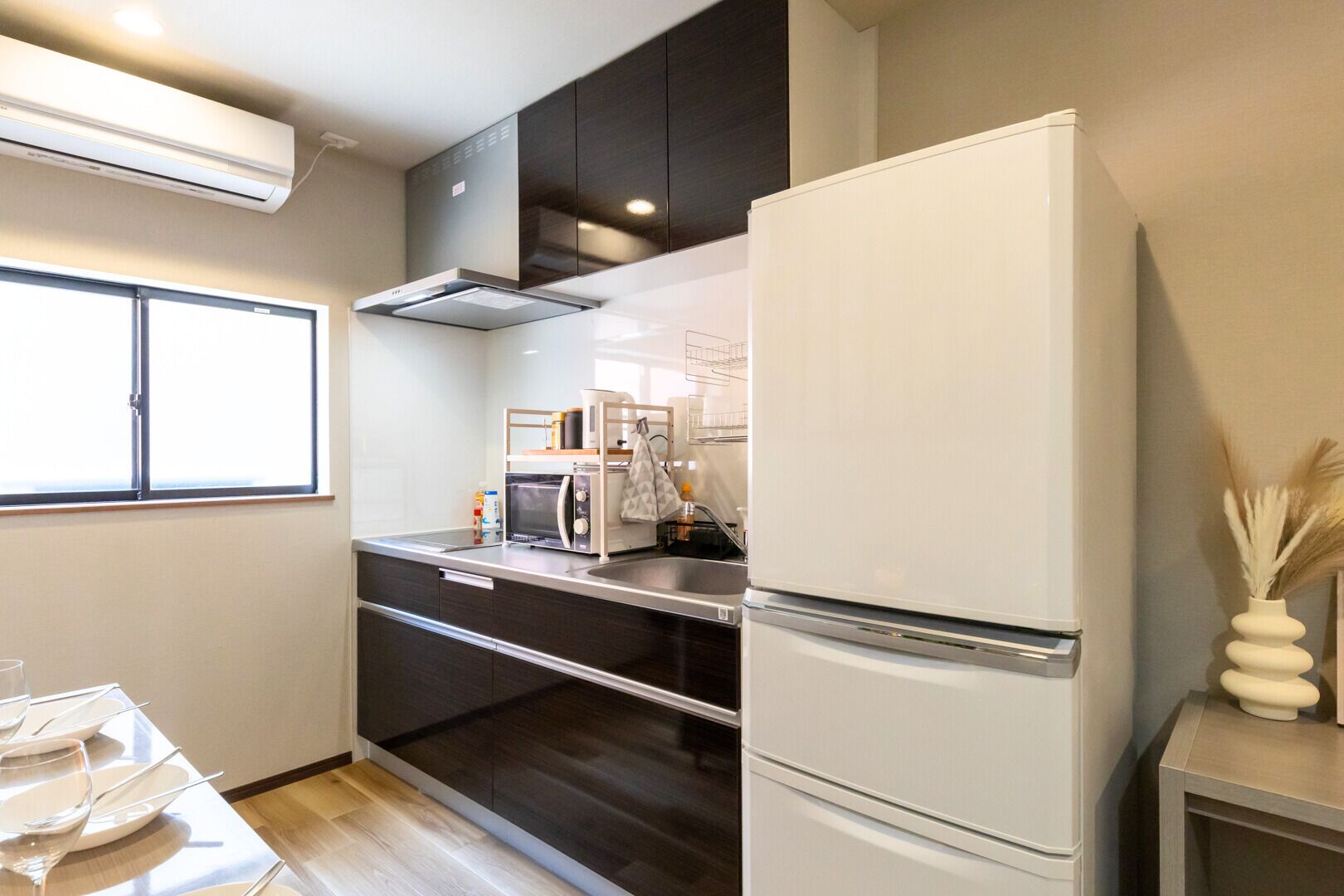 Fridge, microwave, stovetop, electric kettle