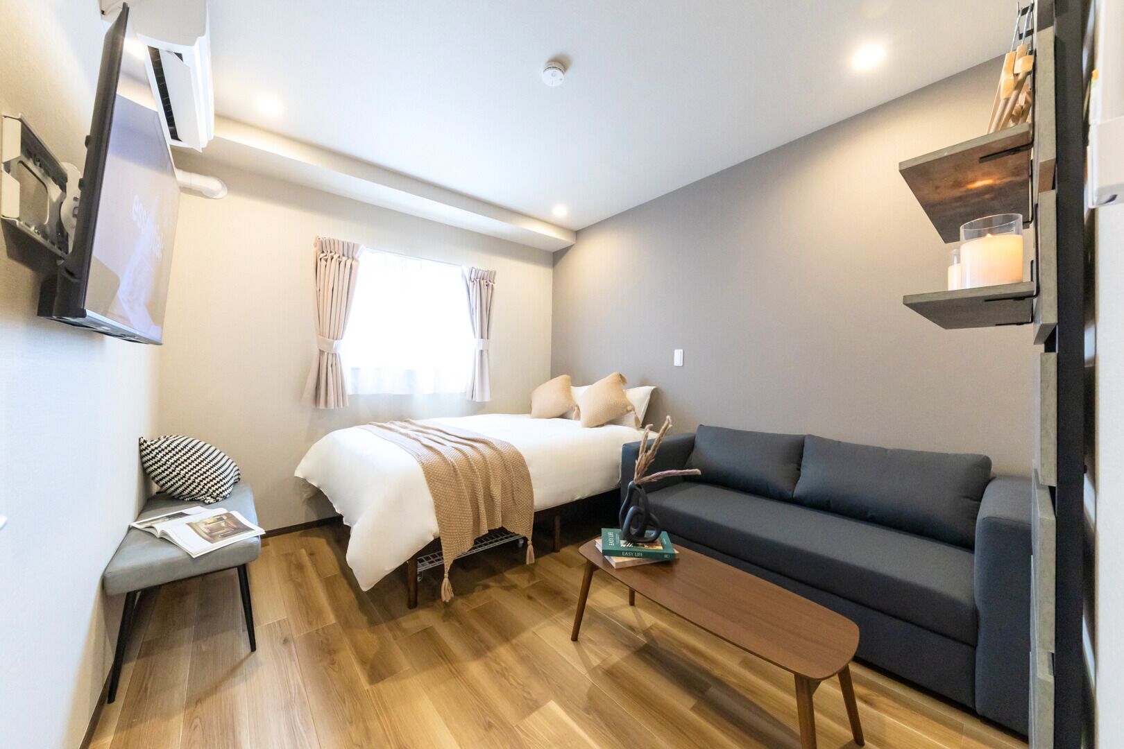 4 bedrooms, desk, iron/ironing board, travel crib
