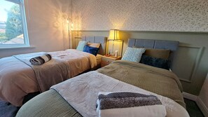 2 bedrooms, iron/ironing board, WiFi, bed sheets