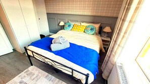 2 Schlafzimmer, Schreibtisch, Bügeleisen/Bügelbrett, kostenloses WLAN