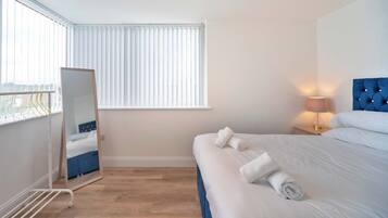 1 bedroom, desk, iron/ironing board, WiFi