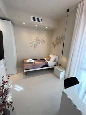 Bloom room 01 | Bureau, espace de travail pour ordinateurs portables