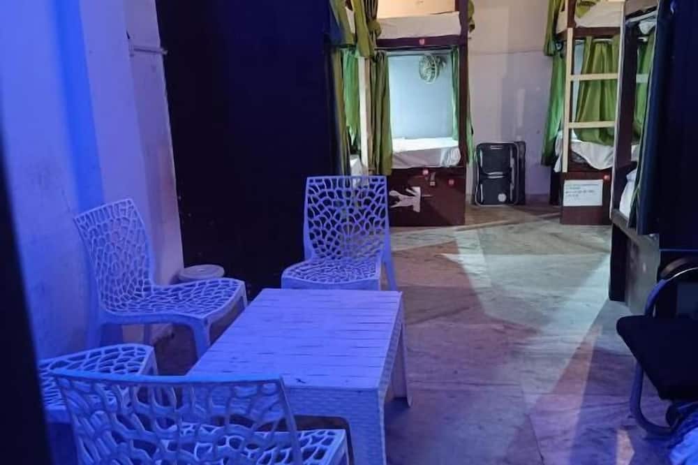 Frazyone Hostel