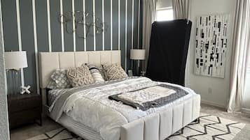 4 bedrooms, iron/ironing board, WiFi, bed sheets