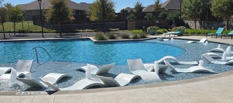 Spacious 4-bedroom house in charming Melissa with AC, and wheelchair accessible