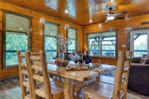 Dining - Indoor Pool, Game Room, Theater, Hot Tub & Views Near Dollywood | Crimson Crest (Sevierville)