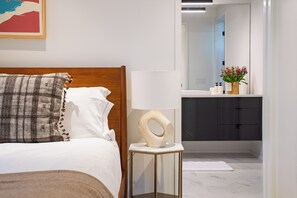 3 habitaciones, escritorio, wifi gratis y ropa de cama