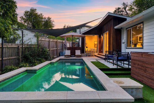 4BDR House w/ Pool & Guest House in Central Austin