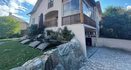 Villa resort 18p. lake view sauna near lake, ski, ideal for families/groups