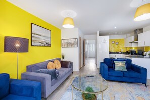 42-inch Smart TV with satellite channels, Netflix, streaming services