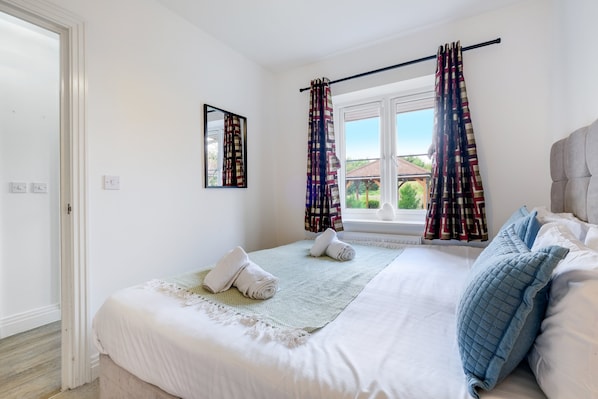 Family House | Free WiFi, bed sheets