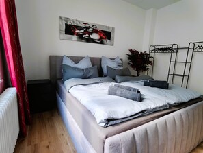 2 bedrooms, iron/ironing board, free WiFi, bed sheets