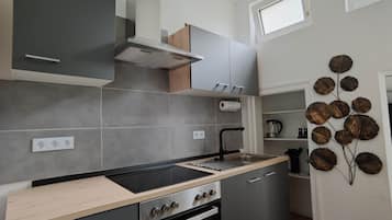 Kühlschrank, Ofen, Herdplatte, Geschirrspüler