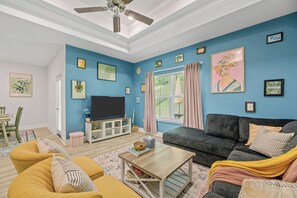 TV, fireplace