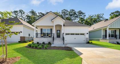 Family&Group Getaway - 4BR Tallahassee Home for 10