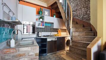 Oven, stovetop, dishwasher