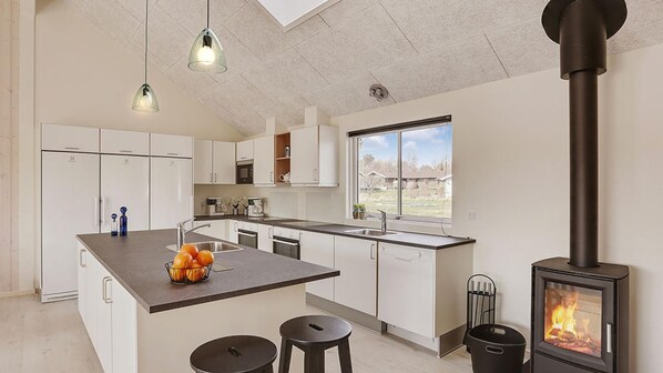 Fridge, dishwasher, coffee/tea maker, electric kettle