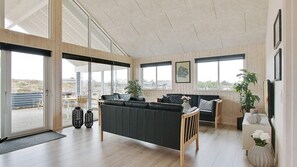 TV, fireplace, foosball, table tennis