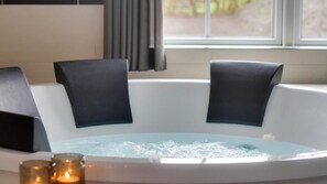 Tina de hidromasaje interior