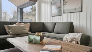 TV, fireplace, foosball, table tennis - VillaVilla 621 - Dueodde, Bornholm (Aakrikeby)