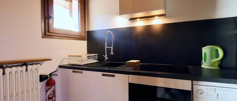 Køleskab, mikrobølgeovn, ovn, opvaskemaskine