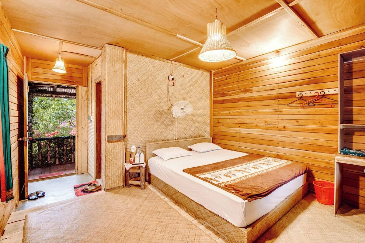 Deluxe Double Room, Balcony, Mountain View