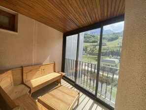 Interior - Apartment 6 pers, mountain, gondola, ski (Gourette)